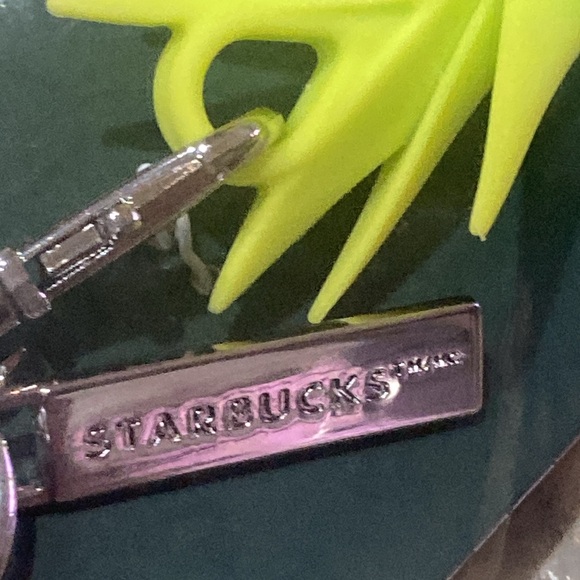 Starbucks lid stopper - Picture 4 of 11